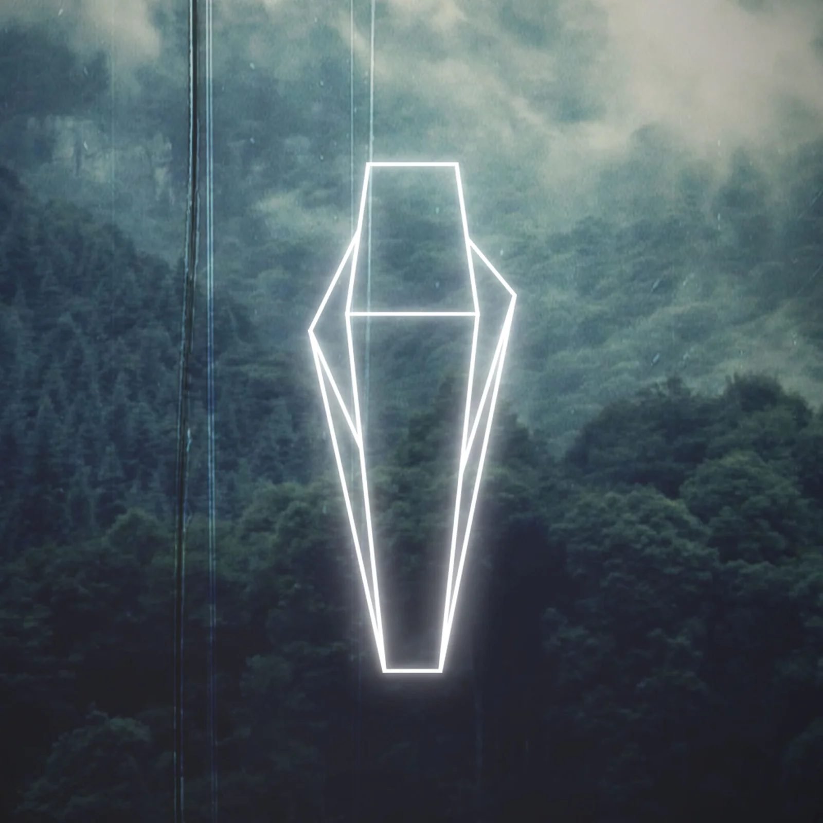 El signo Vimana brillando en luz blanca sobre un bosque de montaña con niebla